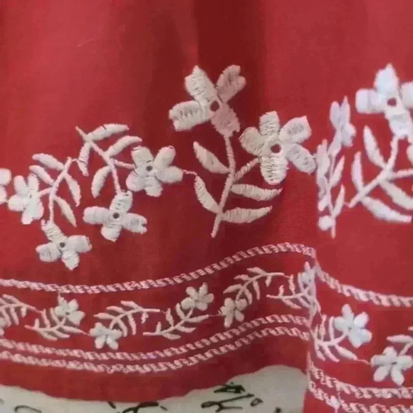 OLD NAVY | Women's Red/White Flutter Sleeved Smocked Embroidered Swing Top - Picture 5 of 8